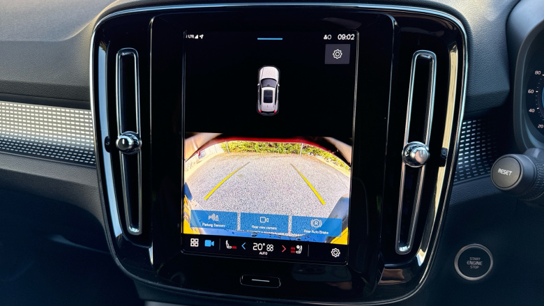 Volvo XC40 2.0 B3P Plus Dark 5dr Auto Petrol Estate